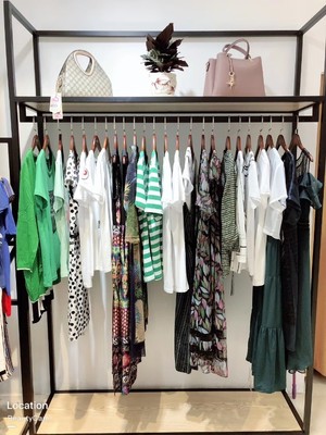 開服裝店的進貨渠道選擇芝麻e柜品牌折扣店童裝、男裝、女裝加盟店可靠嗎